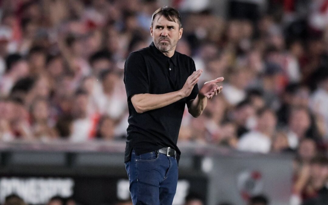 Tras la goleada ante Belgrano, Coudet igualó el récord de un histórico de River