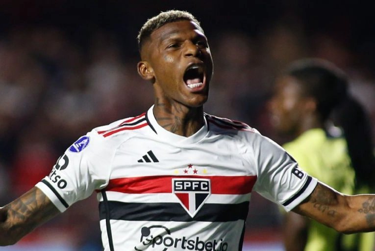 Escándalo en Brasil: uno de los referentes del São Paulo desapareció y el club no puede contactarlo