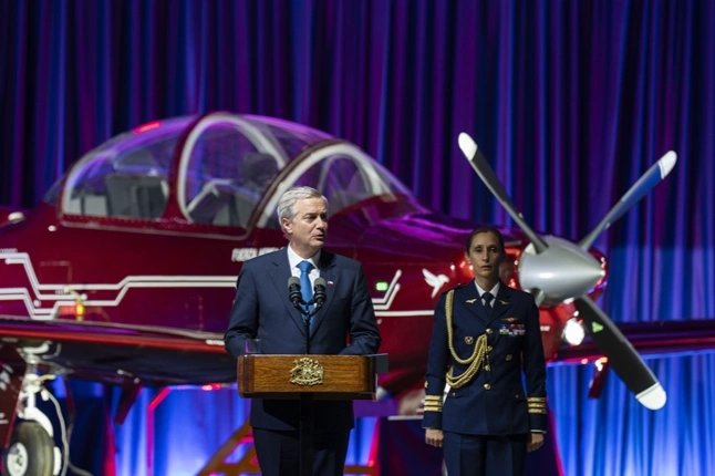 El gobierno de jose Antonio Kast presentó un nuevo avión militar fabricado en Chile