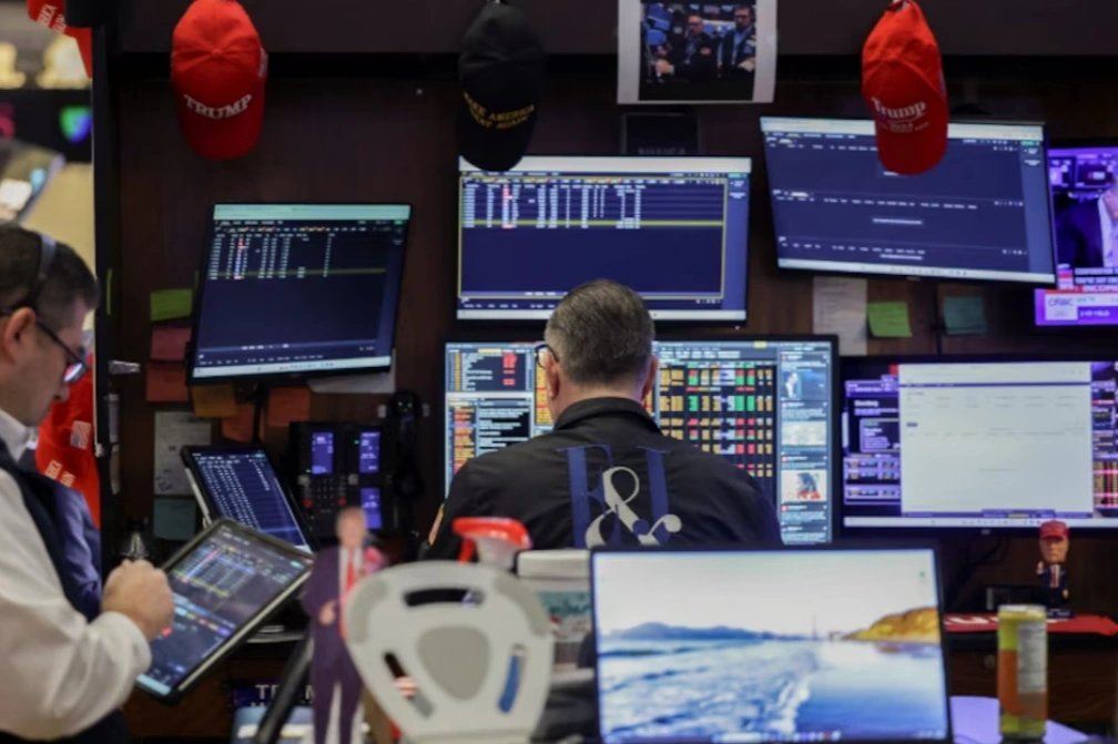 el-riesgo-pais-argentino-se-desplomo-casi-10%-y-cayo-a-su-nivel-mas-bajo-en-meses