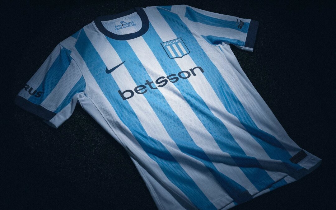 en-la-previa-del-clasico-ante-river,-racing-presento-su-nueva-camiseta