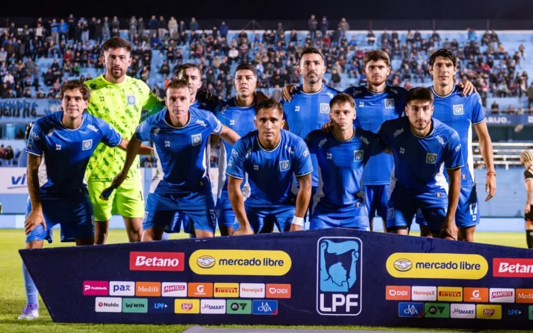 polemica-en-estudiantes-de-rio-cuarto:-la-dirigencia-decidio-apartar-a-un-grupo-de-jugadores-por-falta-de-entrega