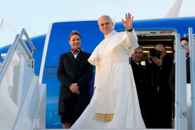 en-medio-de-polemicas-por-su-acercamiento-al-islam,-el-papa-leon-xiv-continua-su-gira-por-camerun