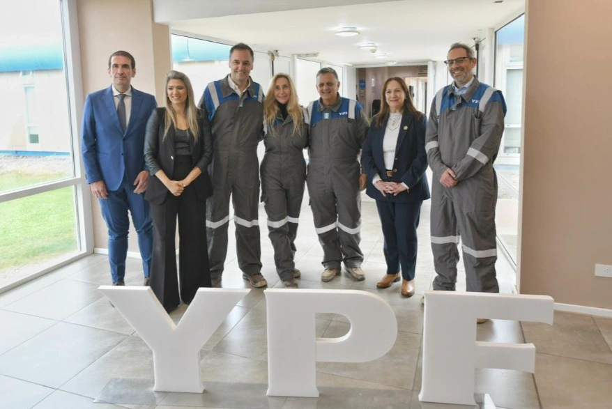 ypf-recibe-la-marca-pais-y-consolida-su-liderazgo-en-el-desarrollo-energetico-argentino