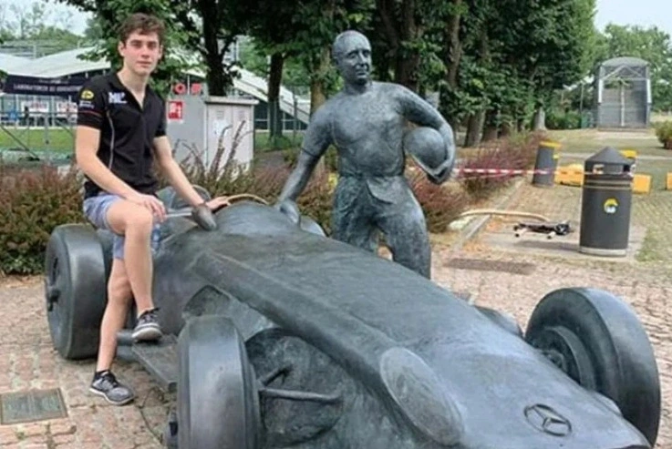 franco-colapinto-se-subira-a-la-‘flecha-de-plata’-de-fangio-en-su-exhibicion