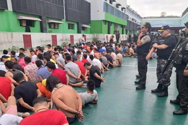 En medio de la intervención de Trump, estallan enfrentamientos en cárceles venezolanas y Delcy intenta tapar la crisis