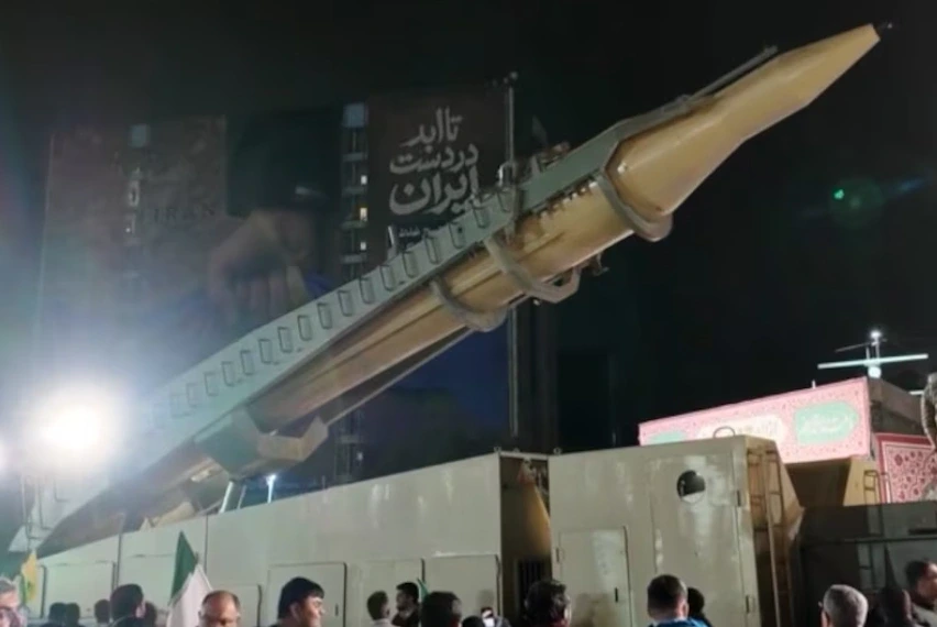 provocacion-irani:-el-regimen-exhibio-misiles-en-plena-tregua-impulsada-por-trump