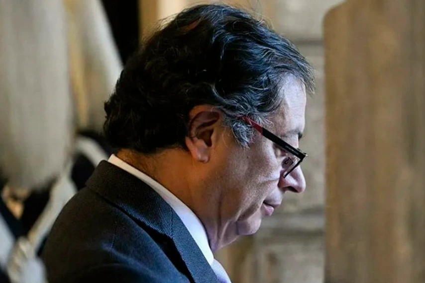 petro-repite-el-modelo-de-nestor-kirchner:-paga-deuda-con-el-fmi-y-la-reemplaza-por-deuda-mas-cara