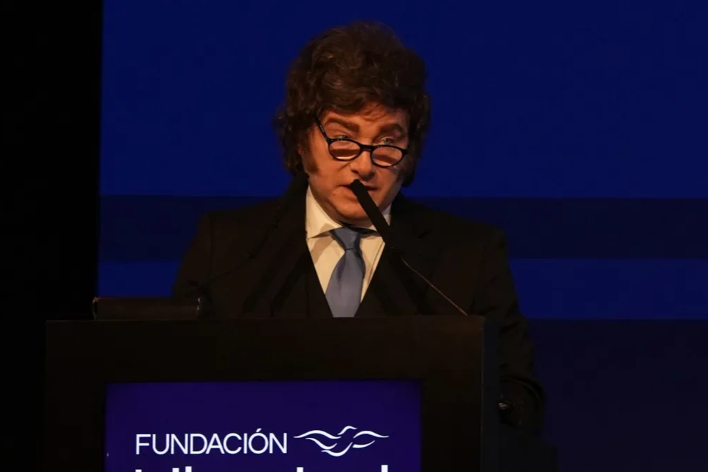 “¿por-que-deberia-beneficiar-a-corruptos-ineficientes?”:-milei-redoblo-sus-criticas-contra-rocca-y-madanes-quintanilla