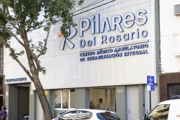 grave-ataque-antisemita-en-rosario:-enviaron-un-explosivo-a-la-clinica-del-titular-de-la-daia
