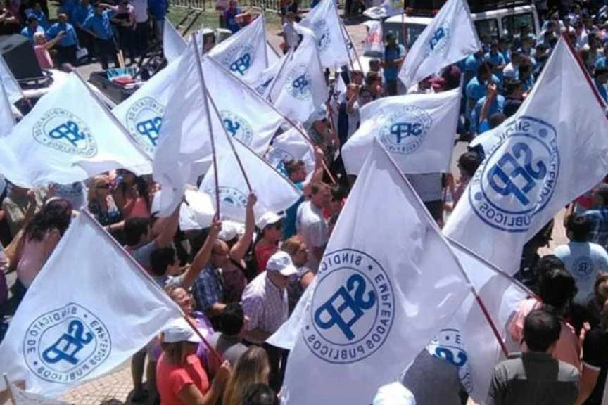 gremios:-el-sep-acepto-la-oferta-del-gobierno-de-cordoba-y-tendra-un-aumento-del-40%
