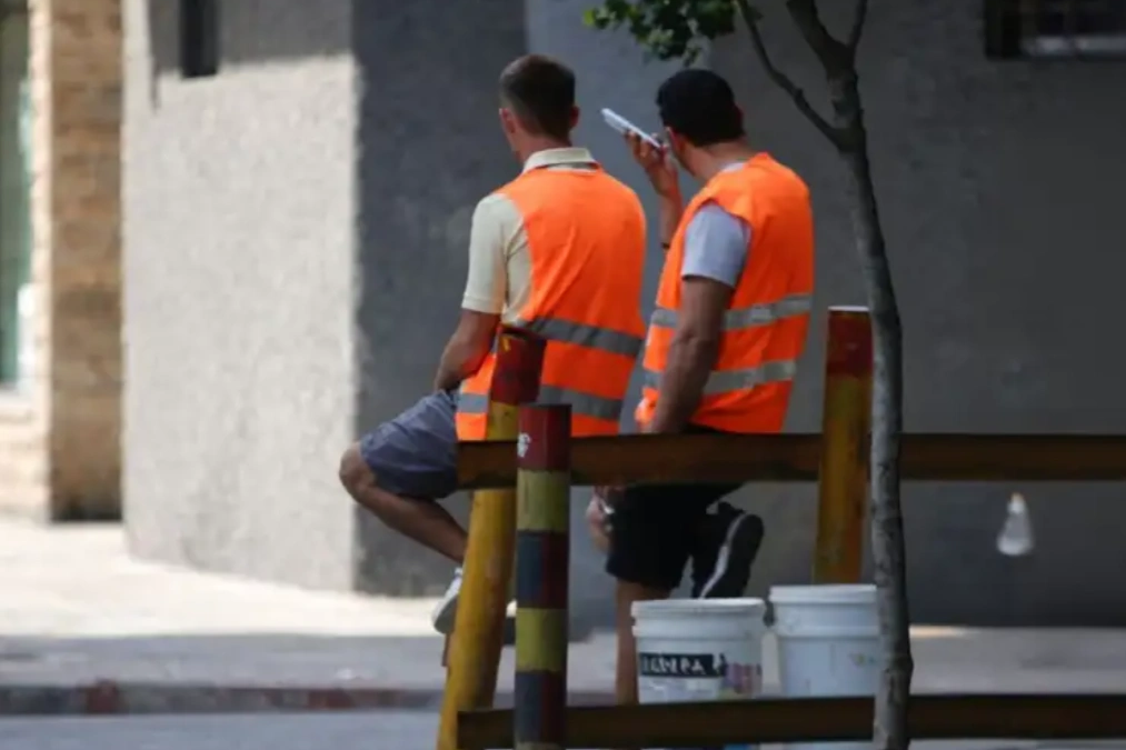espacios-politicos-cordobeses-critican-la-regulacion-de-los-naranjitas-en-la-capital