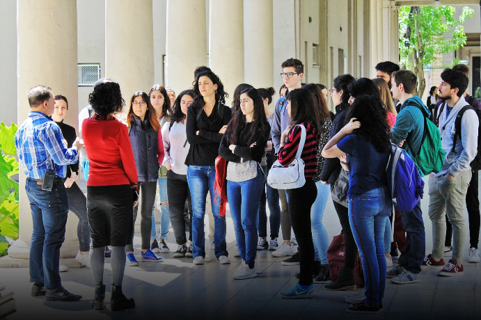el-gobierno-cruzo-a-la-uba:-el-40%-de-los-estudiantes-de-medicina-son-extranjeros-y-no-pagan-arancel