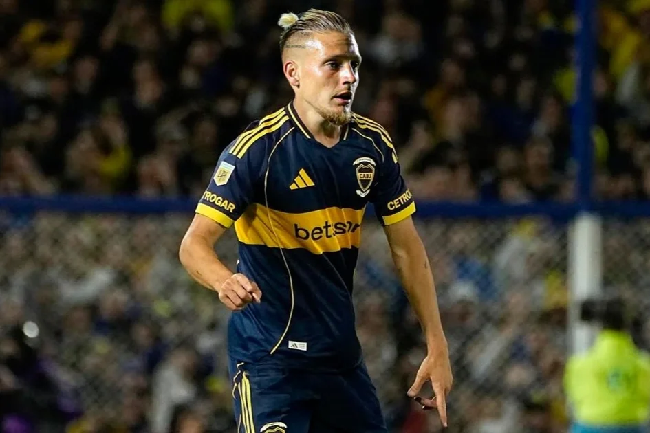 malas-noticias-en-boca:-santiago-ascacibar-se-perdera-el-cierre-de-la-fase-de-grupos-de-la-libertadores-por-suspension