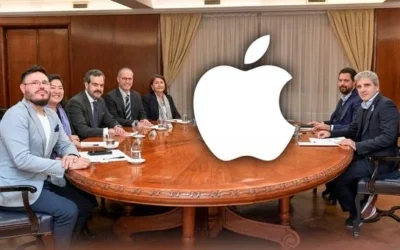 Toto Caputo se reunió con directivos de Apple tras el fuerte aumento de las ventas de iPhone en la Argentina
