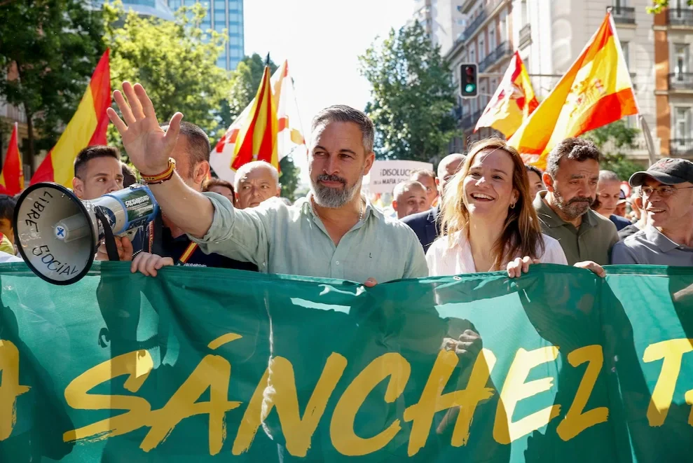 miles-de-espanoles-marcharon-en-madrid-para-exigir-la-renuncia-de-pedro-sanchez